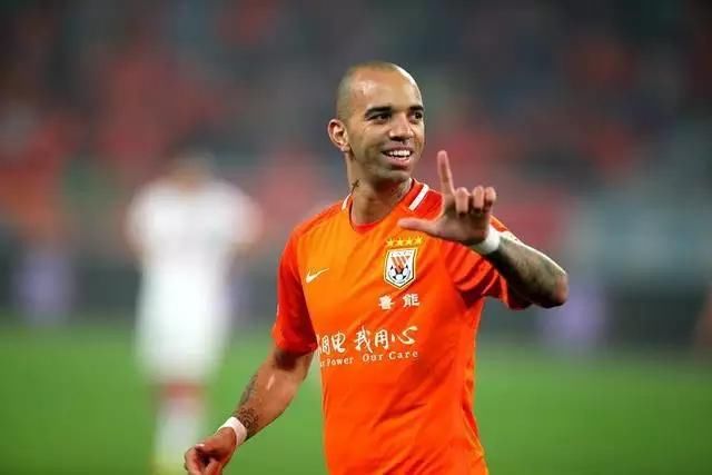 国安神锋巴坎布连续8轮联赛斩获进球创队史记