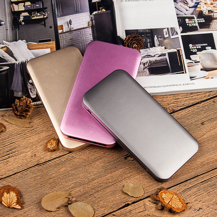 厉害了我的快充充电宝,可以给iphone8P充3次电