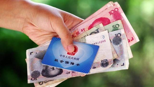 工龄27年,今年养老金上涨能涨多少钱?现在知道