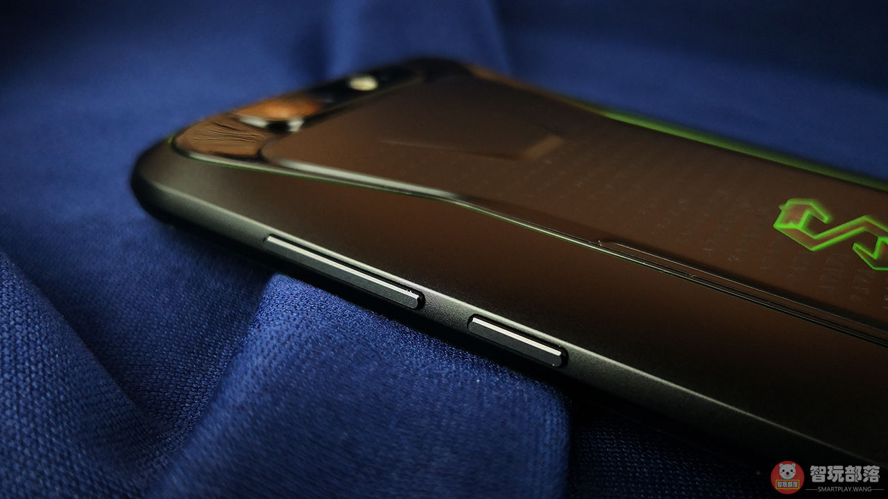 黑鲨游戏手机图赏:性能赶超小米MIX2S,外观堪