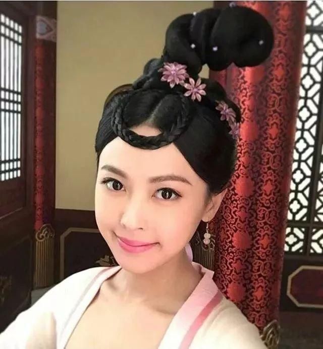 《宫心计2深宫计》中饰演司珍房女史余慧菊,不知道接下来陈婉婷又会有