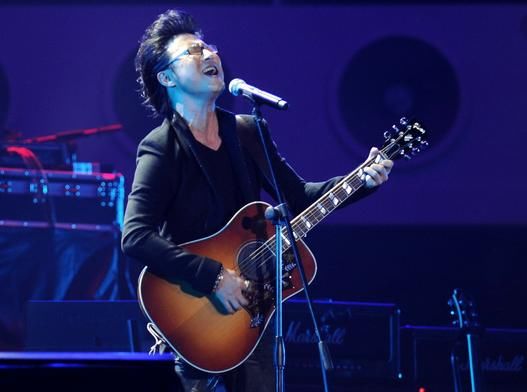 章子怡称:我最喜欢汪峰年轻时候的照片,特别帅