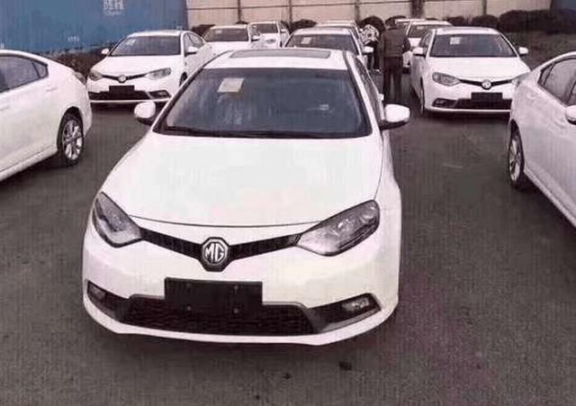 偶遇一批名爵6库存车,工作人员:造型太落伍,5折