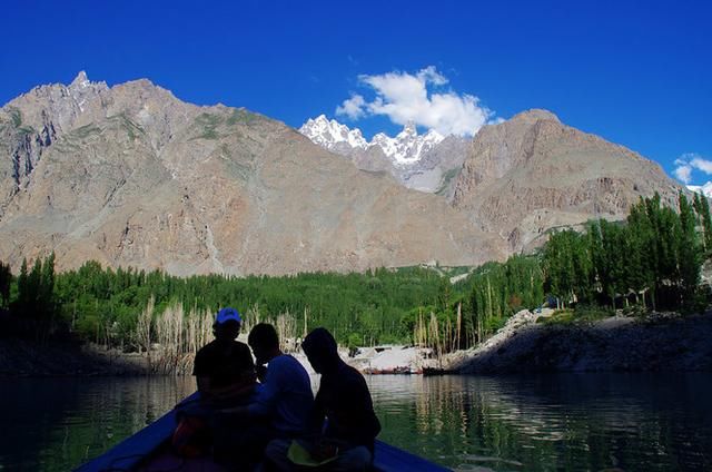 去巴基斯坦旅游,一万块钱用了一个多月,网友:这