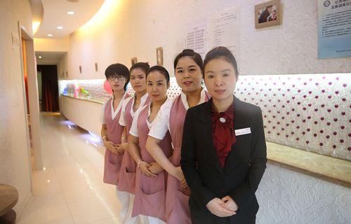 美容院老板娘变相辞退4年老员工,店里老员工走