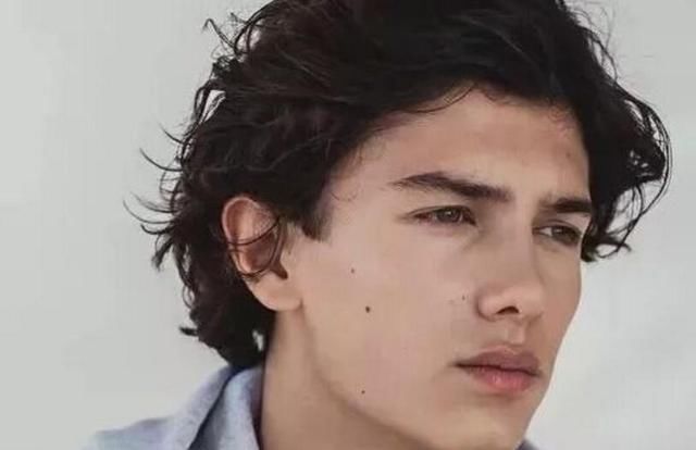 全世界的迷妹都看上这位丹麦王子,先看能不能