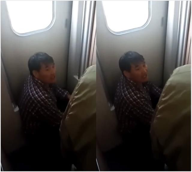 大衣哥坐火车没座位,蹲在过道里吃零食,网友:哪