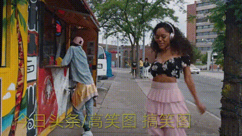 经典笑话：对于前女友给我发拜年短信这件事