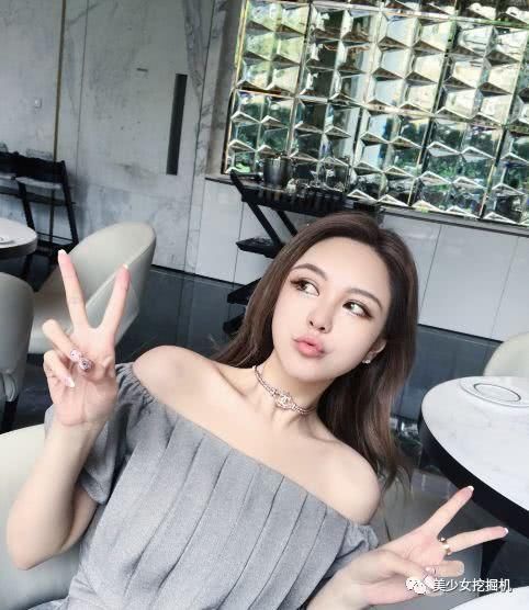 抖音未成年少女炫富整形遭封杀,舞神代古拉上