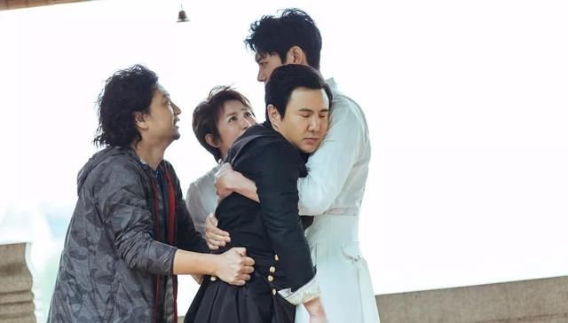 《羞羞的铁拳》22亿票房纪录,会被开心麻花自