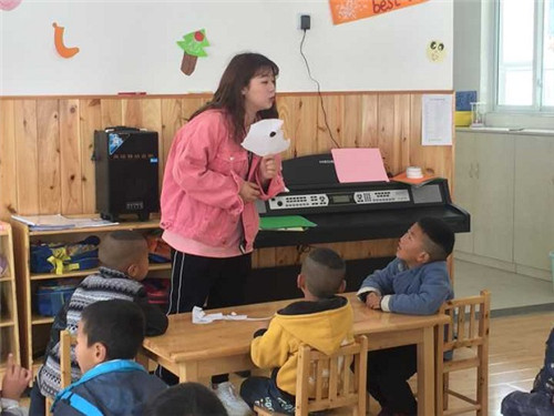 手拉手 促发展 龙盛小学赴丹巴送教送培