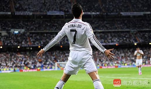 看到这些国外球场,仿佛明白为什么中国踢不进