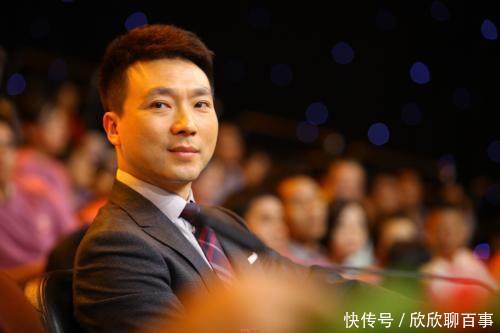 他是央视知名男主持,坚守岗位25年却依旧买不