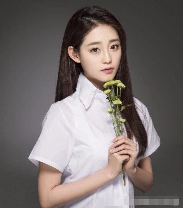 今年杨幂主推祝绪丹,看倚天屠龙记的造型,果然