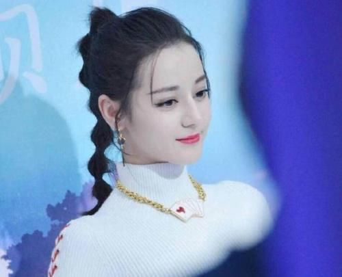 ,baby和迪丽热巴灯笼辫造型,谁输谁赢?