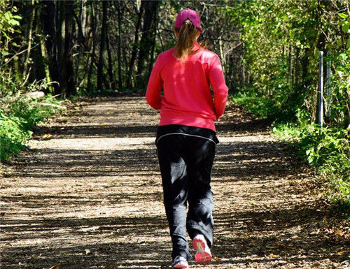 月经提前一周正常吗 月经提前一周的原因