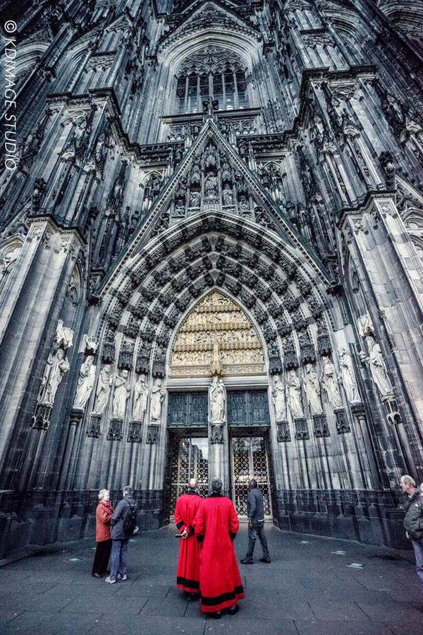 古老的市政厅,安托尼特教堂,巧克力博物馆都是到科隆不能错过的景点.