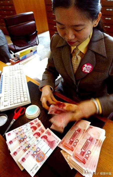 在银行存的定期存款,到期后不取出来会怎么样