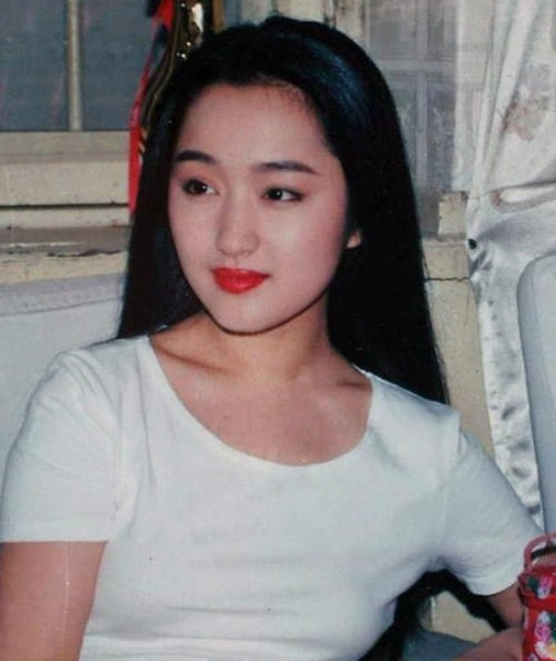 杨钰莹年轻时照片:逆生长成冻龄女神为什么不