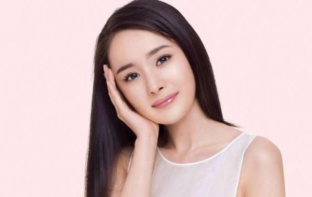 0张照片中,据说9张是假的杨幂,难道只有真粉才