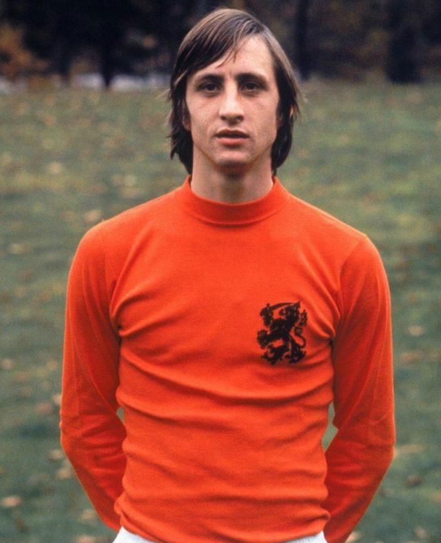 世界足坛历史十大超级巨星,你最崇拜那个