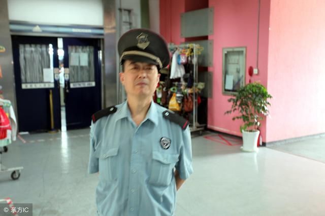 工厂保安工资,在东莞3500元,在深圳4千元,保安