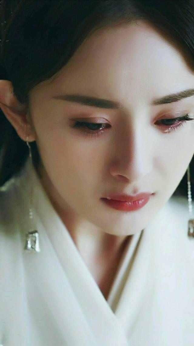 杨幂赵丽颖哭戏似天仙,做喜剧演员的她哭却最