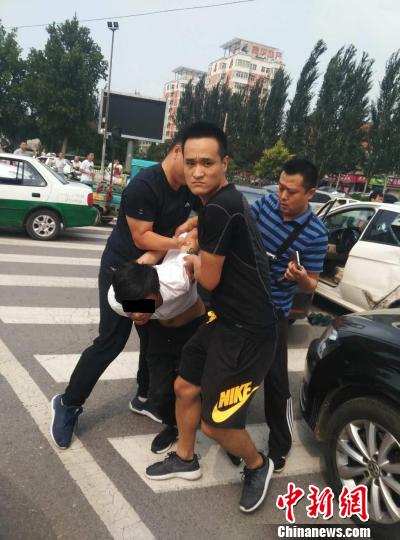 男子扮女装持刀入室抢劫杀人被衡水警方刑拘