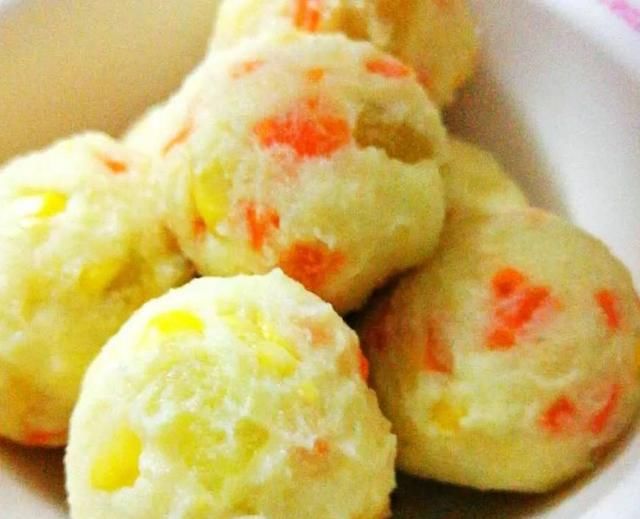 宝宝辅食:土豆蛋黄丸子,软糯微甜,简单易做!
