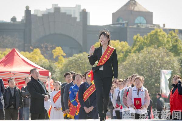 青春建功新时代,七彩志愿社区行--2018年全省