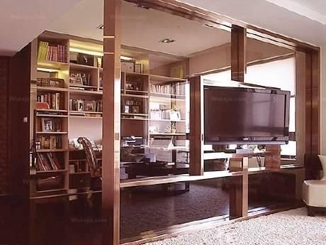 别买电视柜了,现在流行这样的电视旋转墙,好看