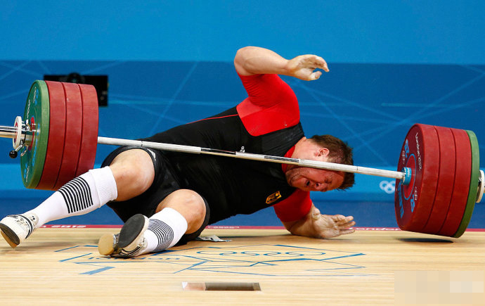 马蒂亚斯-施泰纳受伤瞬间。