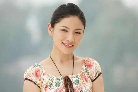 从主持人跨界到演员,再到被大众接受和认可.