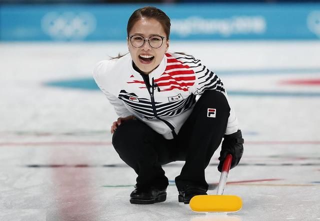 女子冰壶惨败韩国源于现场观众干扰?承认发挥不佳就这么难吗