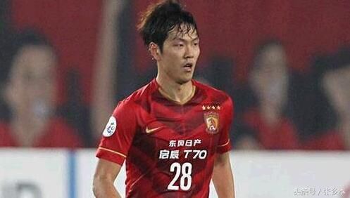 韩国对瑞典金英权屡屡救险表现力压孙兴慜,为