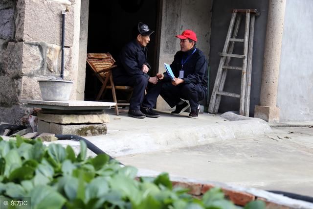 老人分配遗产,大儿子全拿了就留给弟媳一土狗