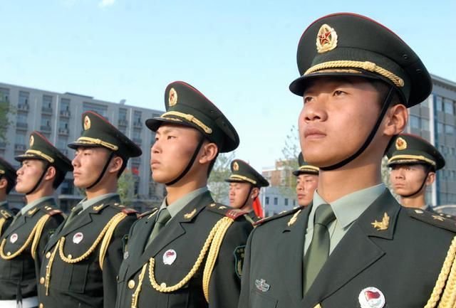 越来越多的年轻人想去当兵?真相让人感到鼻子发酸!