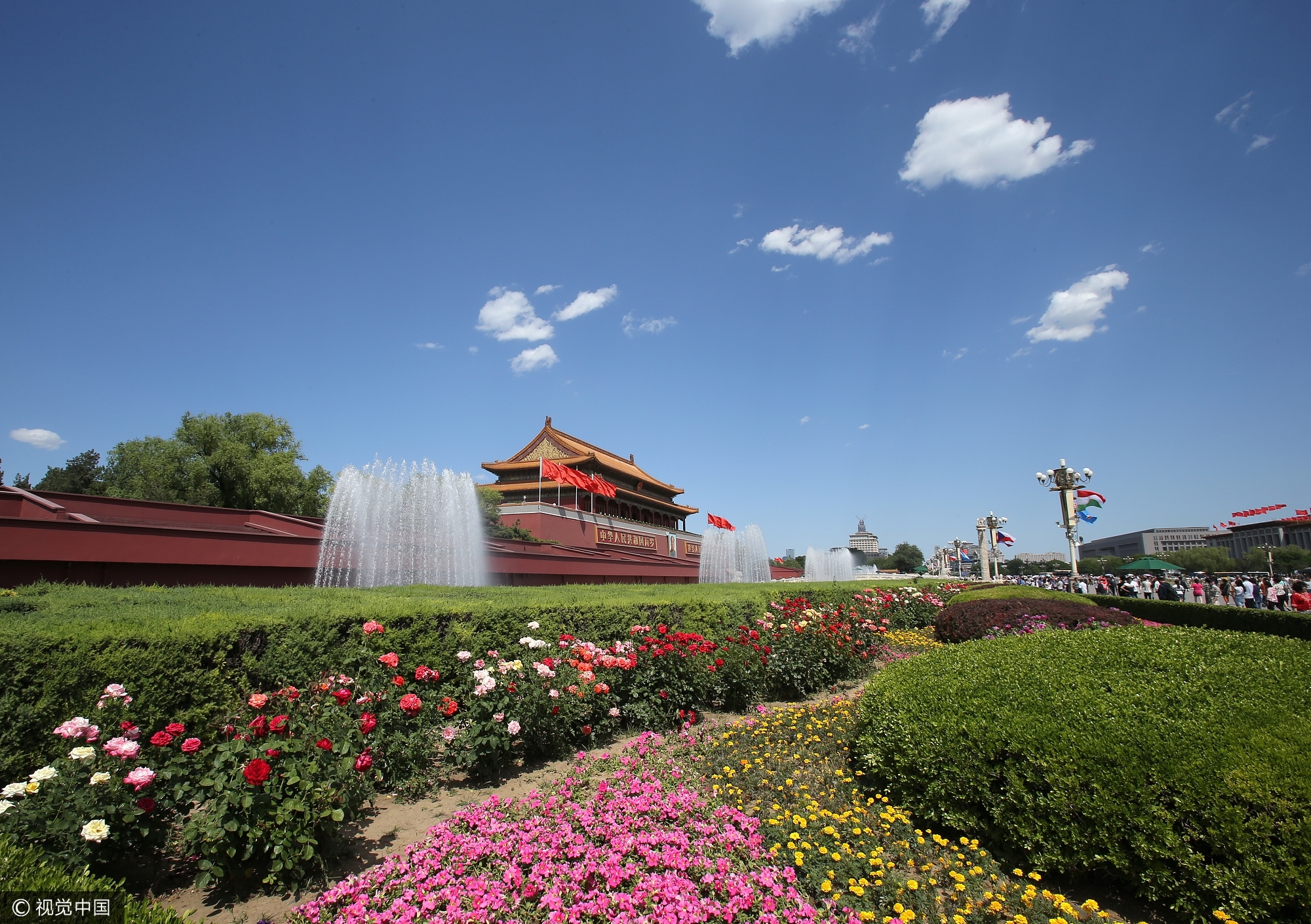 2017年5月14日,“一带一路”国际合作高峰论坛在北京召开。当日风光绮丽,蓝天白云迎接客人的到来。