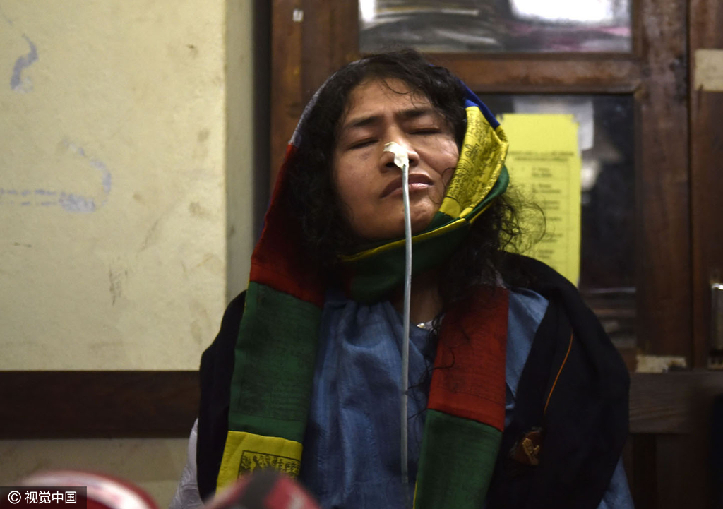 2016年3月28日，沙尔米拉被释放后，由于继续坚持绝食于是再次被拘捕。直到今年7月26日，沙尔米拉决定在8月9日结束绝食。
长达16年的绝食行动为沙尔米拉赢得了“曼尼普尔的铁娘子”的称号。