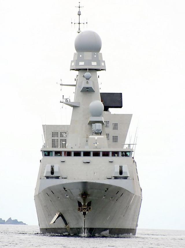 鉴于英阿战争时英国皇家海军的表现,英国对42型驱逐舰做出了重大的