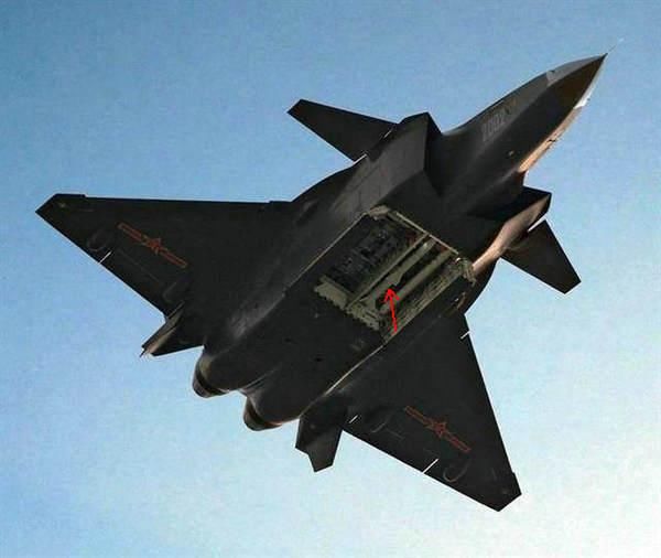 错了!它才是霹雳-15,霹雳-1X是超远程空空导弹