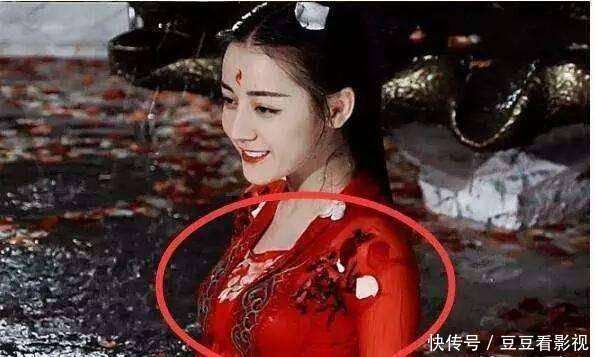 原来这才是鹿晗喜欢关晓彤的原因, 穿帮镜头中