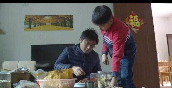 11岁男孩欠下巨额债务,真相让人泪目