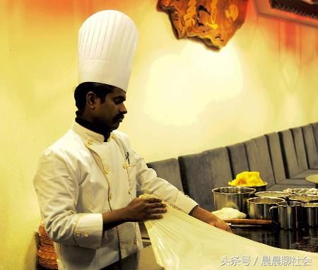 饭店称正宗印度人做的印度飞饼,警方了解情况