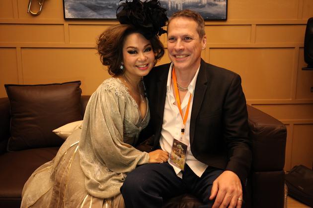 《歌手》杜丽莎老公探班 相拥合照甜掉牙