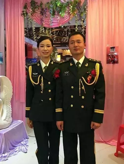 看完这三对军人夫妻的故事,我吃了一肚子狗粮