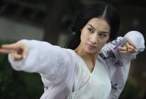 四位白娘子,刘涛给59分,赵雅芝99分,只有她一