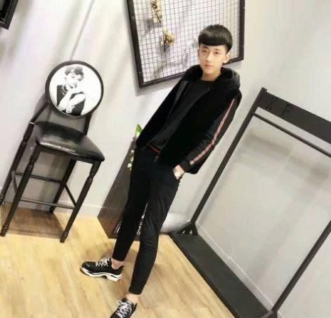 快手网红牌牌琦婚礼派出飞机,被吐槽农村暴发