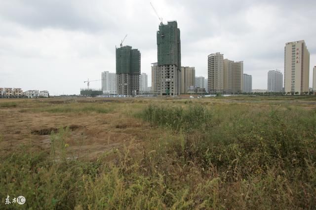 村干部能出卖村集体土地吗?村委会对村里的土