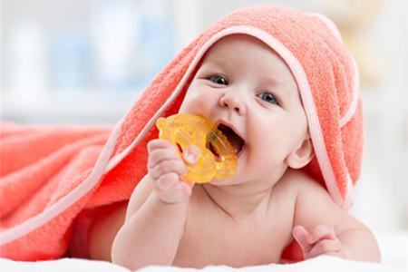 宝宝喉咙有痰总是咳不出,学会这几招让宝宝轻